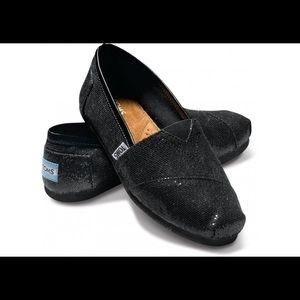 Black glitter toms